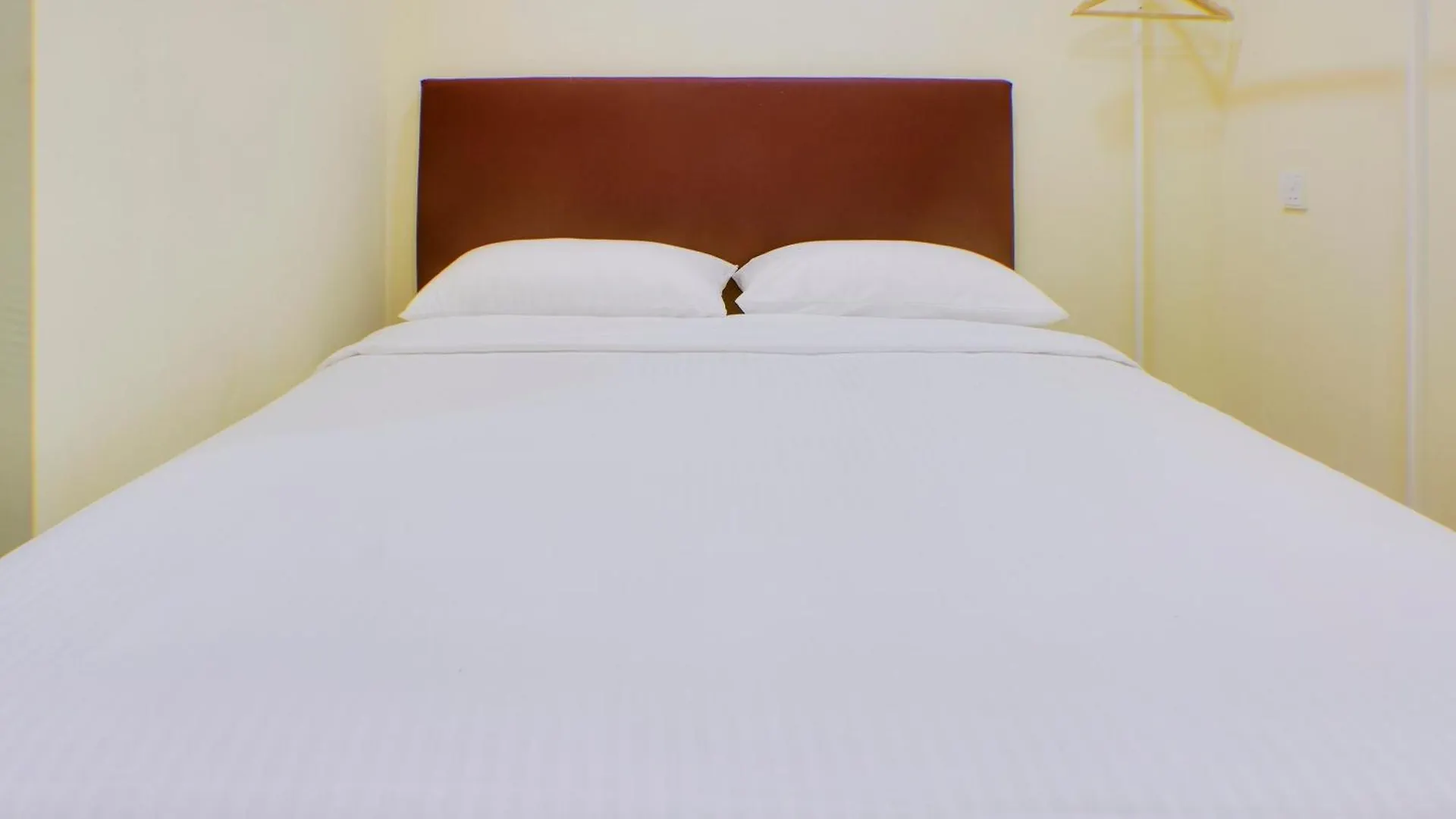 Oyo 90090 Roselyn Inn 2 Pasir Gudang