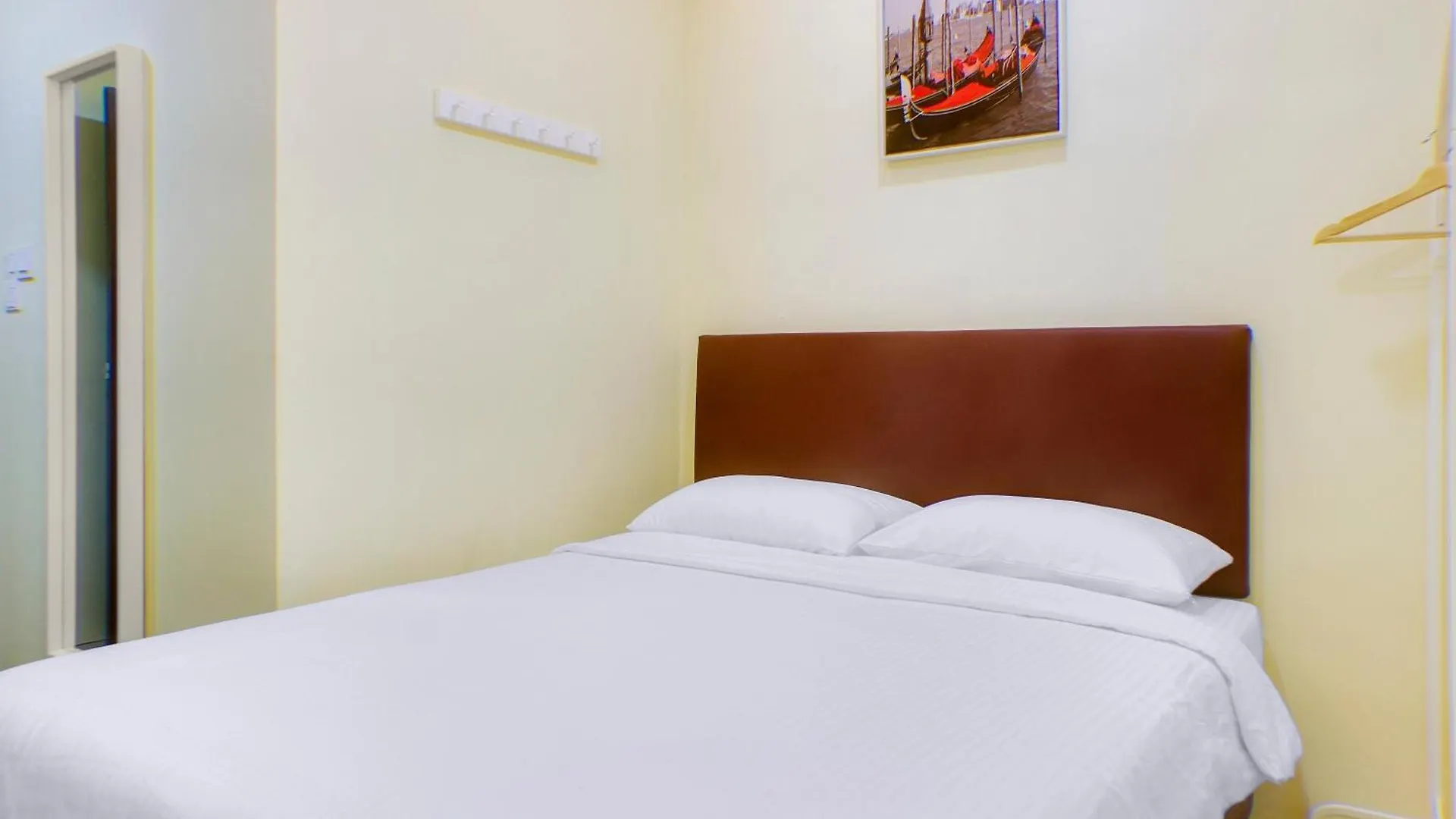 Otel Oyo 90090 Roselyn Inn 2 Pasir Gudang