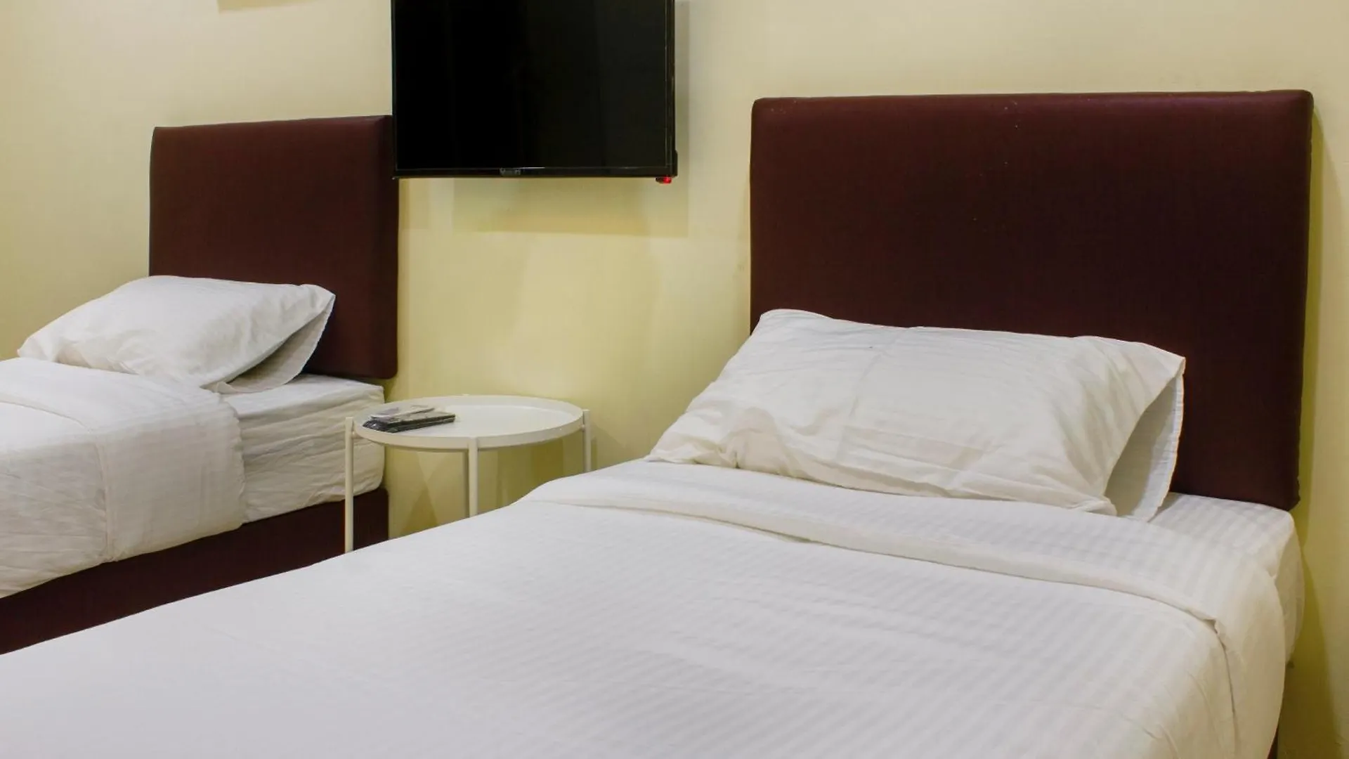 Oyo 90090 Roselyn Inn 2 Pasir Gudang 2*,