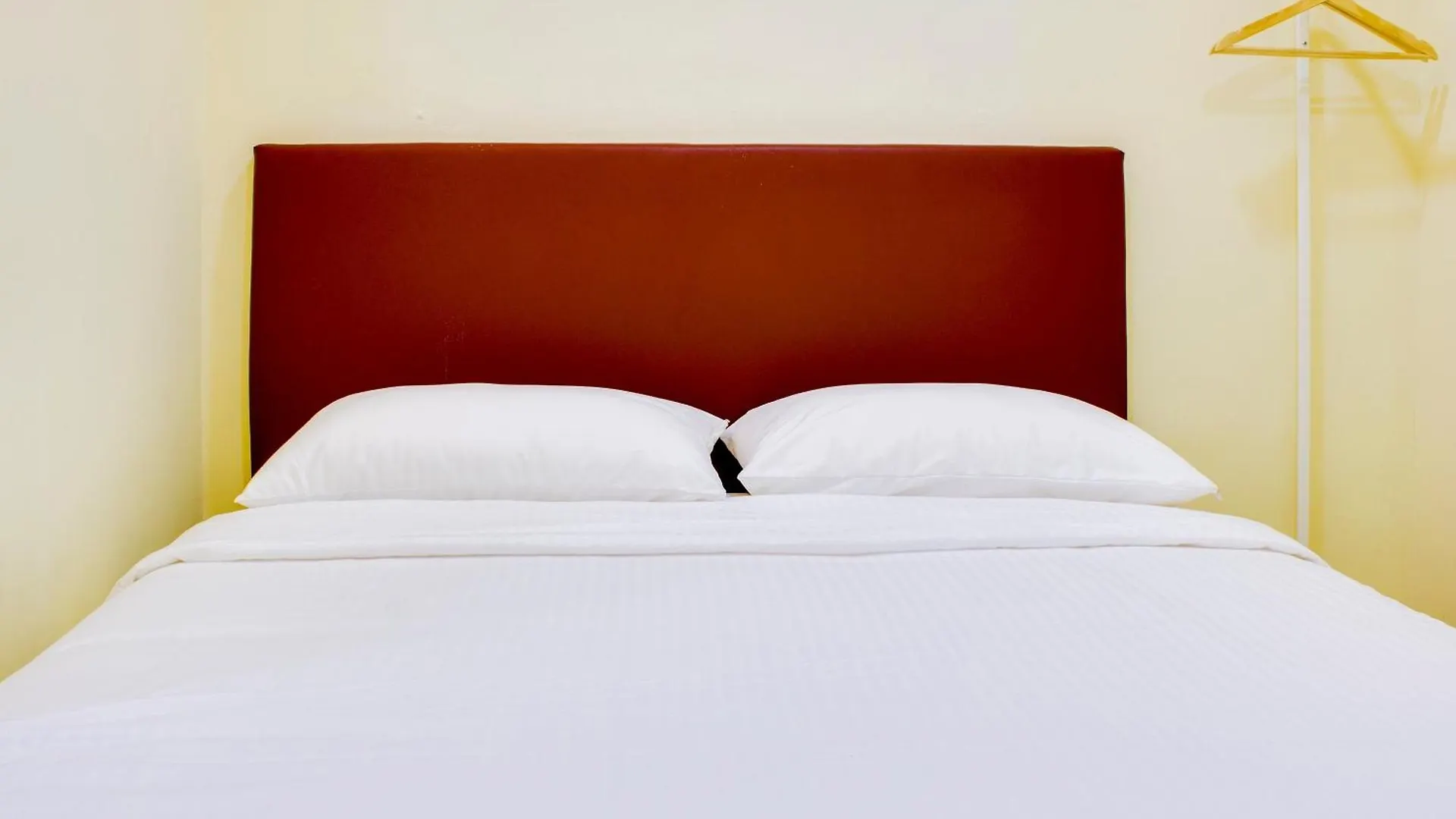 Oyo 90090 Roselyn Inn 2 Pasir Gudang Malaysia