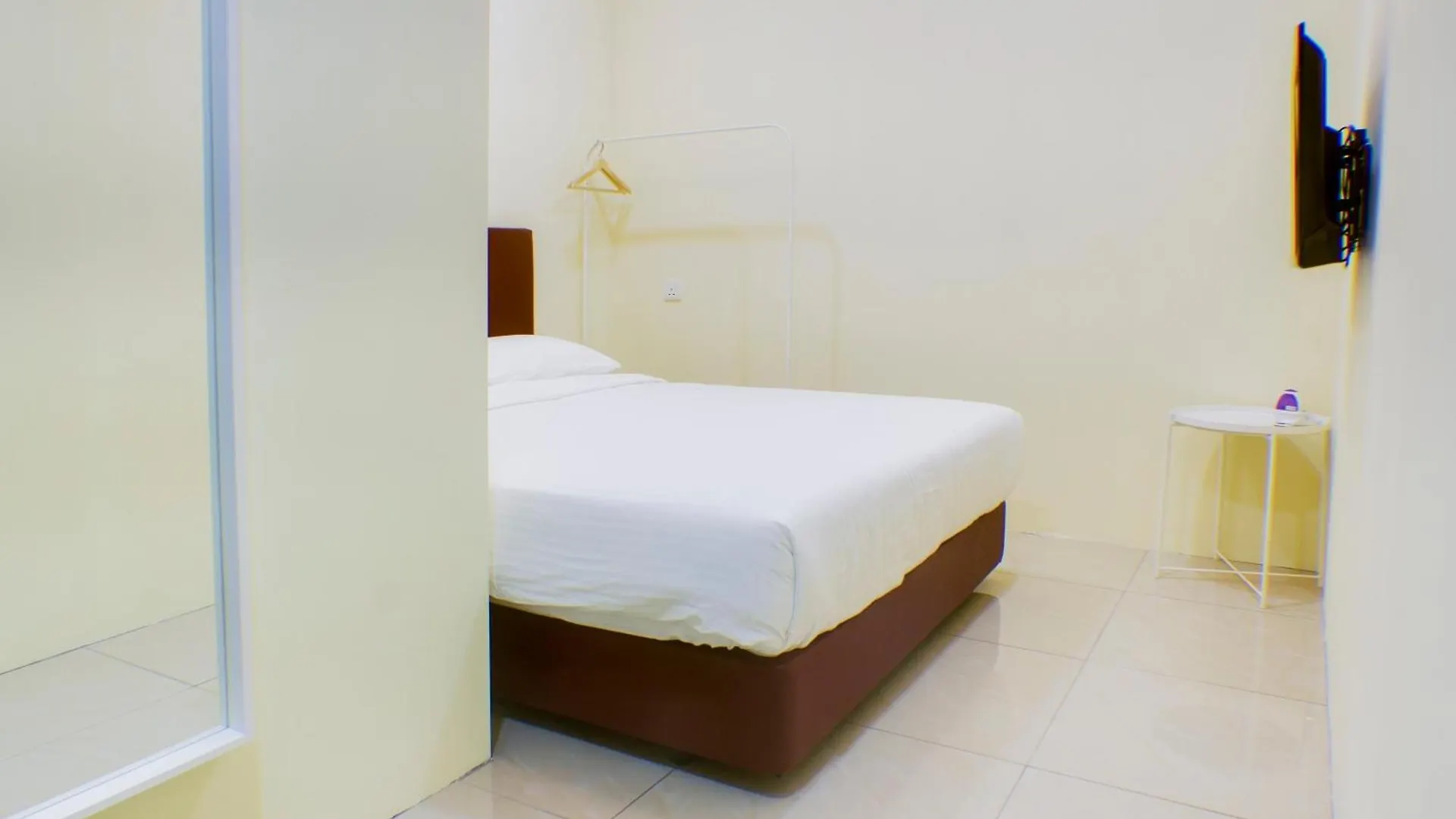 Oyo 90090 Roselyn Inn 2 Pasir Gudang Hotel